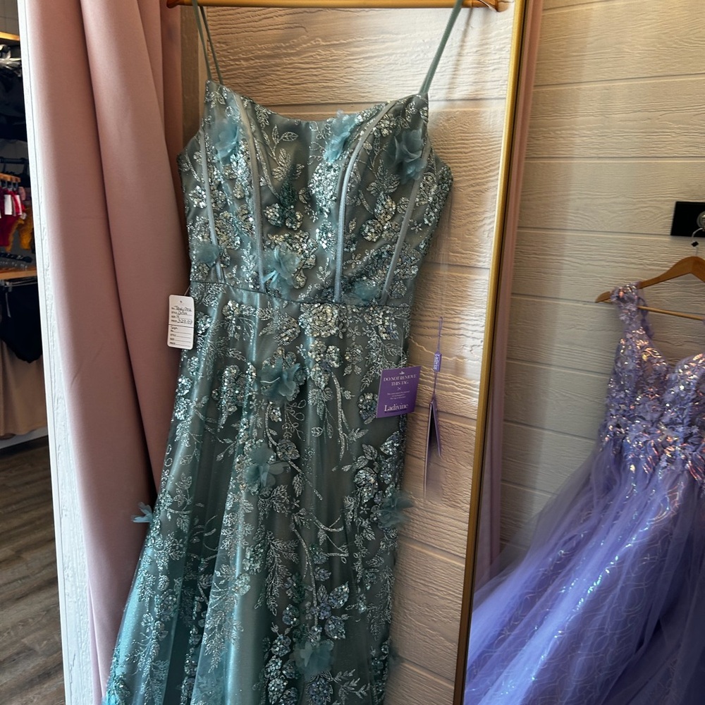 Elegant Floral Embellished Prom Dress
